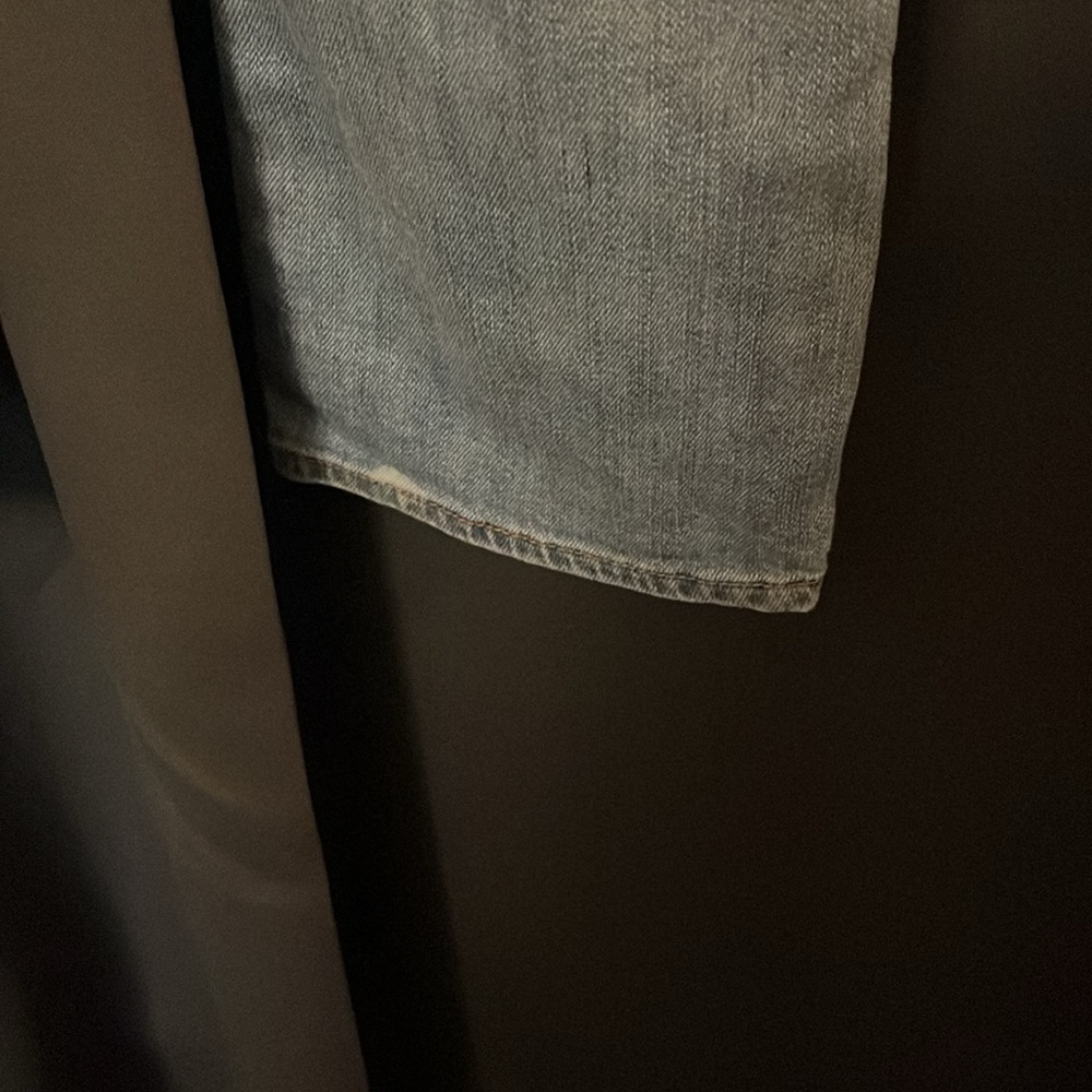 American Eagle Outfitters Light Blue Distressed Jeans - Picture 4 of 7